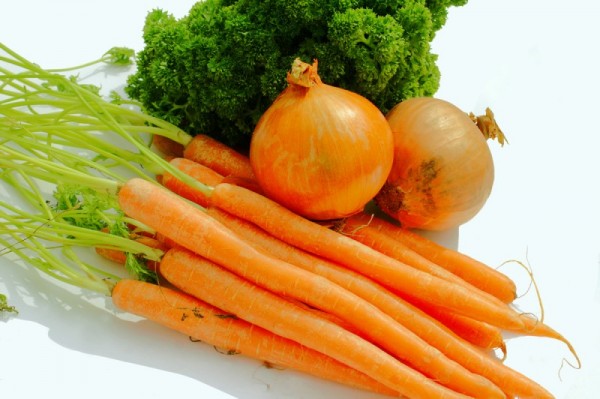 Am besten frisch vom Markt sollten die Zutaten für eine leckere Gemüsesuppe sein.  ©Stephanie Hofschlaeger / PIXELIO 