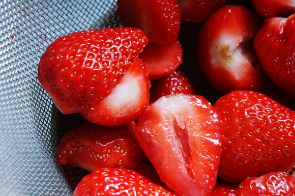 Süß und dennoch leicht scharf - unser Rezept für Erdbeer-Gelee.  ©Bernd Kasper / PIXELIO 
