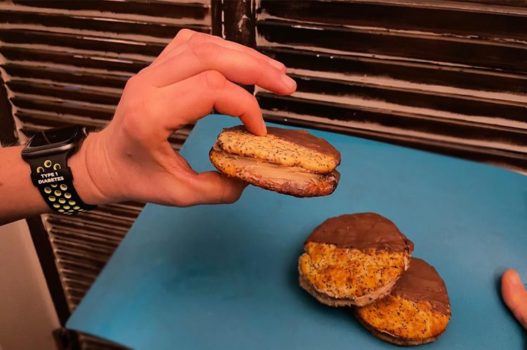 Low-Carb Mohn-Marzipan-Kekse mit Schoko-Überzug